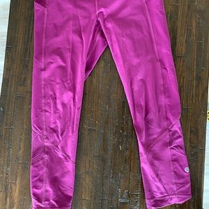 Lululemon in movement crop